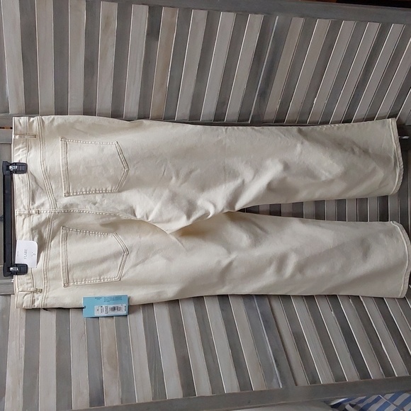 WOMEN'S FLARE LEG DENIM PANT | FUTURE COLLECTIVE | 20 - Picture 6 of 14